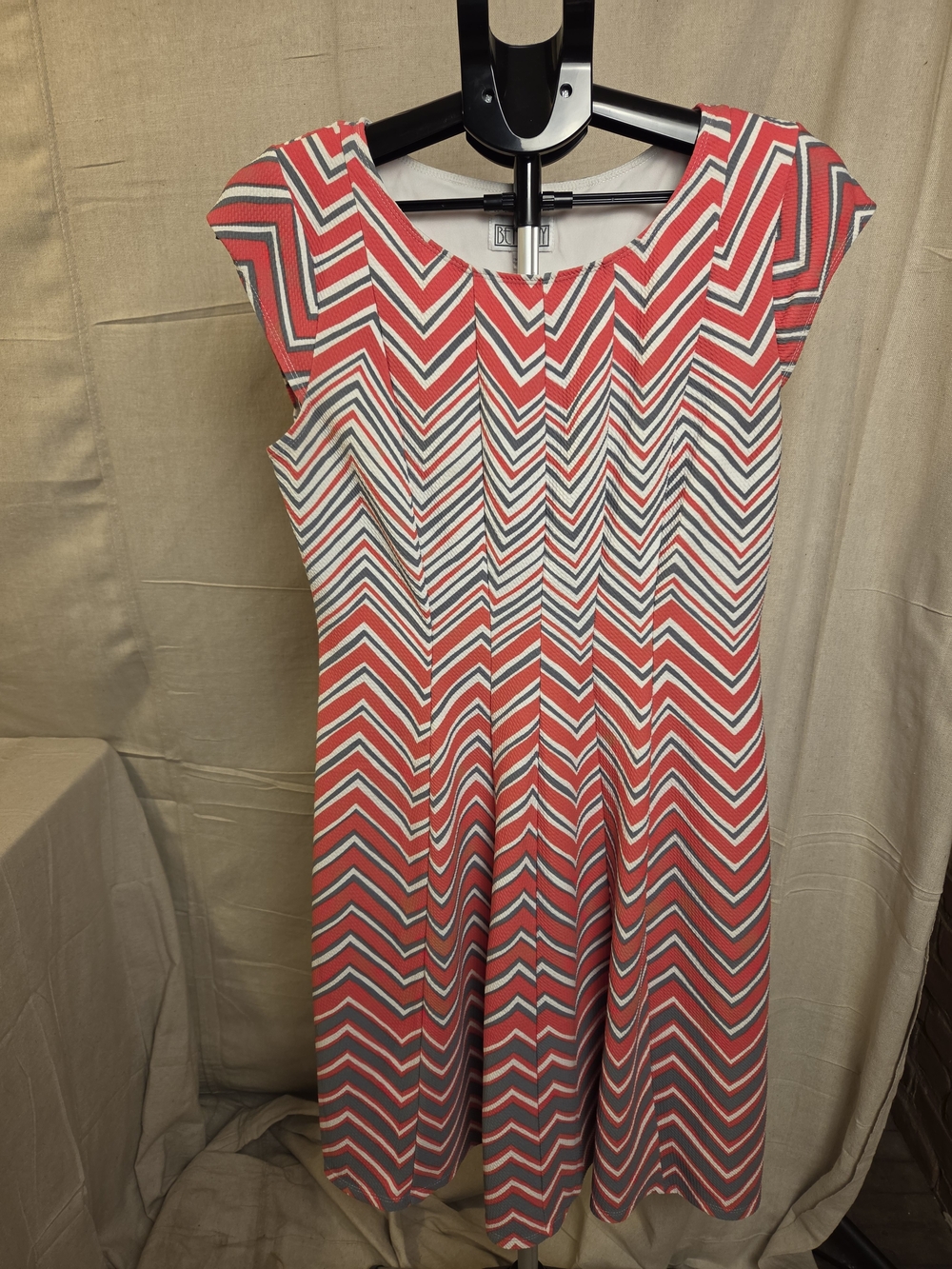 Bethany Chevron Print Fit and Flare Dress Women Large Red Gray White